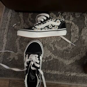 NWOT Vans Black and White Kids Sneakers with Floral Design